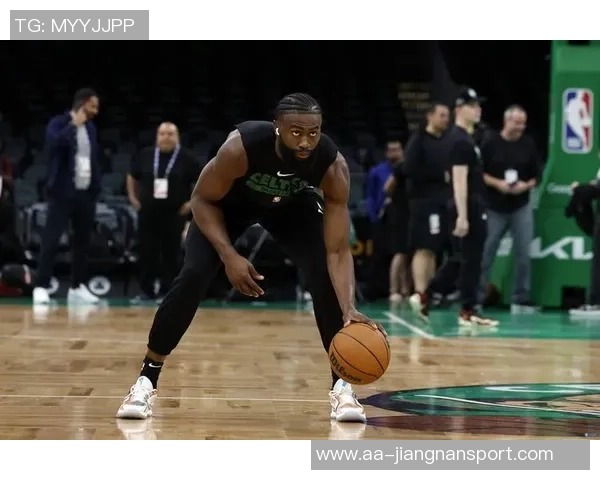 杰伦布朗独砍36分却三分球全失致命犯规成败皆由你